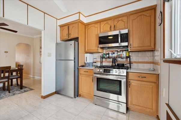 Dining room, Interior, Kitchen, Stainless Steel Appliances