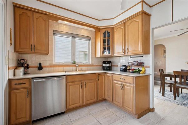 Dining room, Interior, Kitchen, Stainless Steel Appliances