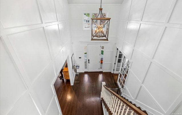 Interior, Pendant Lights, Wood Texture Flooring