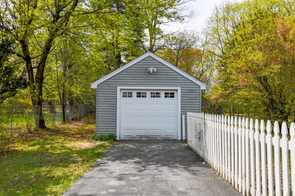 Detached Garage, Exterior