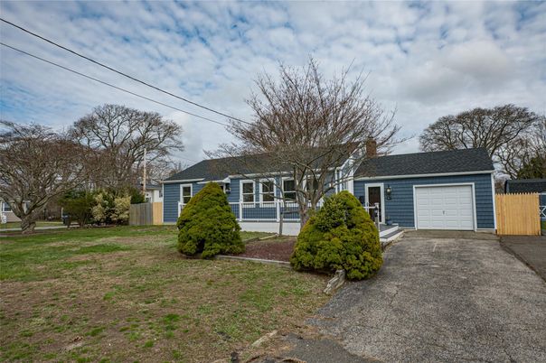 Backyard, Detached Garage, Exterior