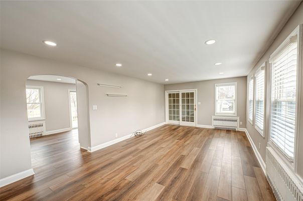 Empty room, Interior, Recessed Lighting, Wood Texture Flooring