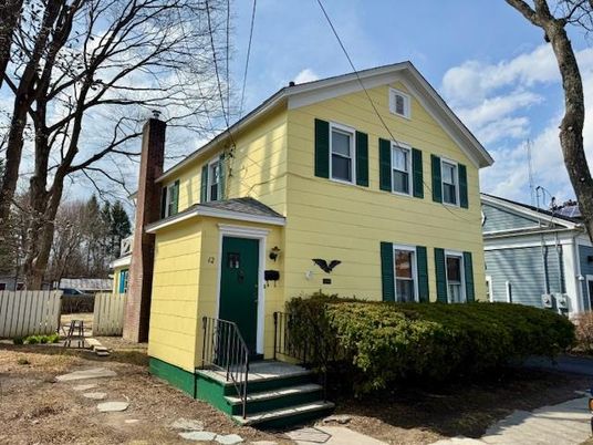 Exterior, Facade, American Foursquare