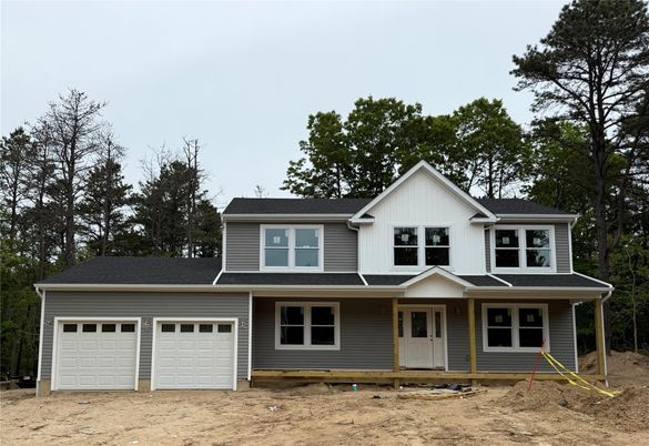 Attached, Exterior, Facade, Farmhouse