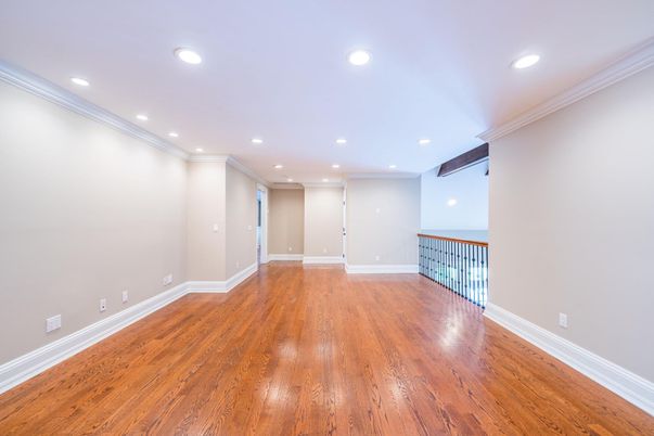 Empty room, Interior, Recessed Lighting, Wood Texture Flooring