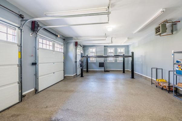 Garage, Interior