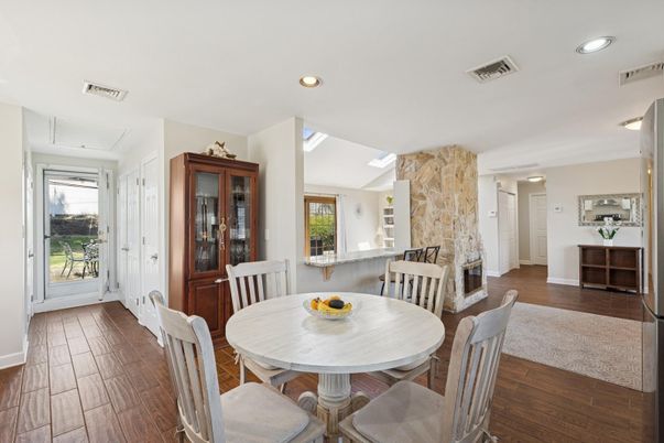 Dining room, Fireplace, Interior, Recessed Lighting, Wood Texture Flooring