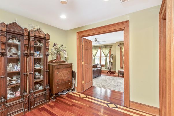 Interior, Recessed Lighting, Wood Texture Flooring