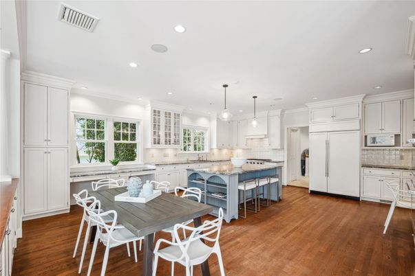 Dining room, Interior, Kitchen, Pendant Lights, Recessed Lighting, Wood Texture Flooring