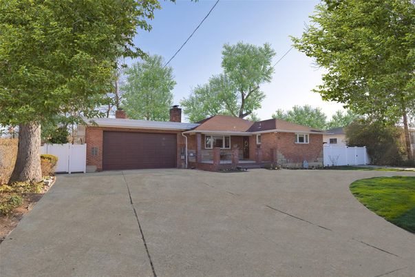 Attached, Exterior, Facade, Brick Facade, Ranch