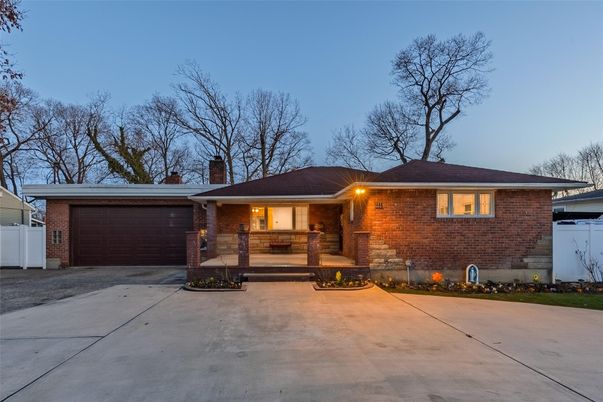 Attached, Exterior, Facade, Brick Facade, Ranch