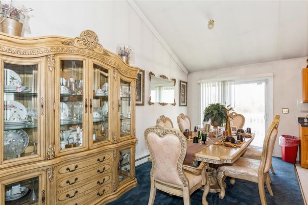 Dining room, Interior