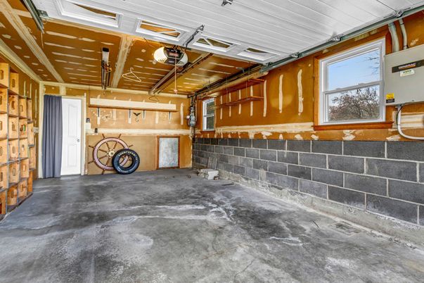 Garage, Interior