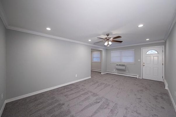 Empty room, Interior, Recessed Lighting