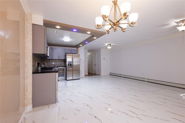 Chandelier, Interior, Kitchen, Marble, Recessed Lighting, Stainless Steel Appliances