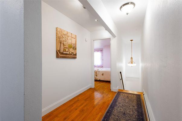 Interior, Pendant Lights, Wood Texture Flooring