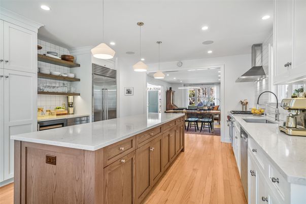 Dining room, Interior, Kitchen, Pendant Lights, Recessed Lighting, Stainless Steel Appliances, Wood Texture Flooring