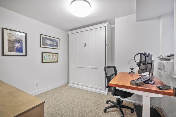 Home Office, Interior