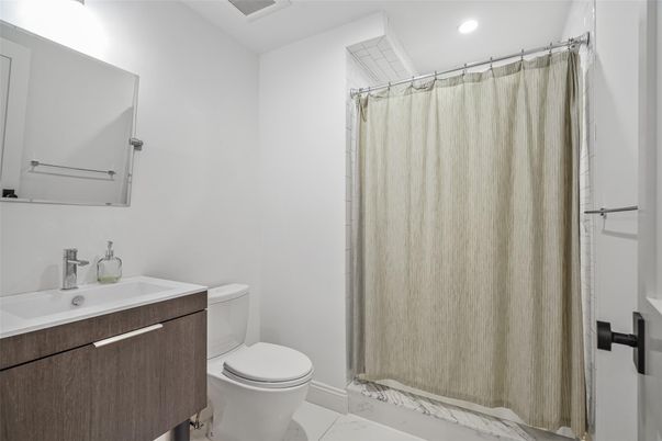 Bathroom, Interior, Marble, Recessed Lighting