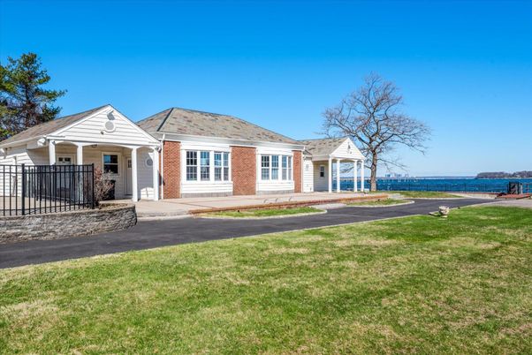 Backyard, Exterior, Facade, Brick Facade, Ranch