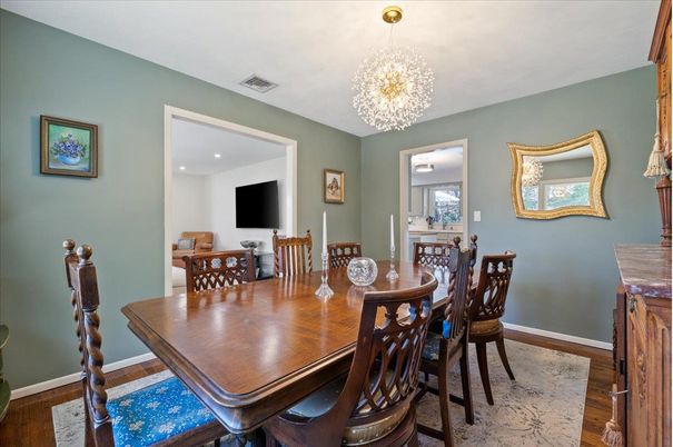Chandelier, Dining room, Interior, Recessed Lighting, Wood Texture Flooring