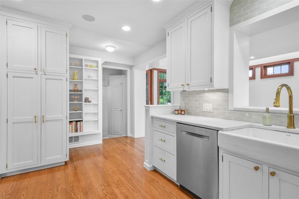 Interior, Kitchen, Recessed Lighting, Wood Texture Flooring