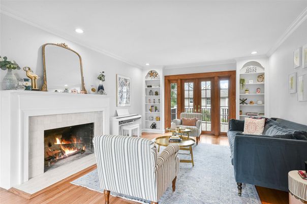 Fireplace, Interior, Living room, Piano, Recessed Lighting, Wood Texture Flooring