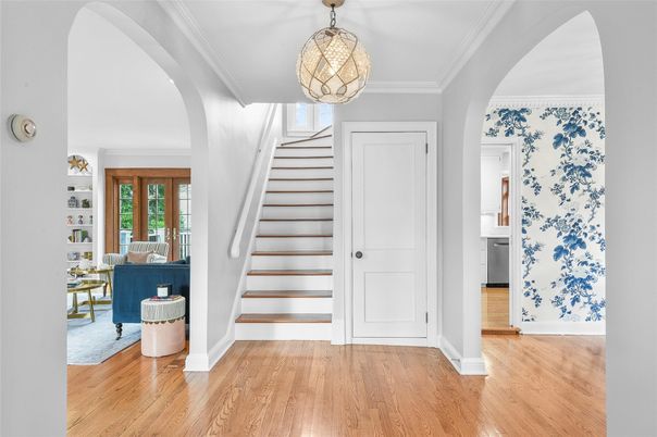 Interior, Pendant Lights, Wood Texture Flooring