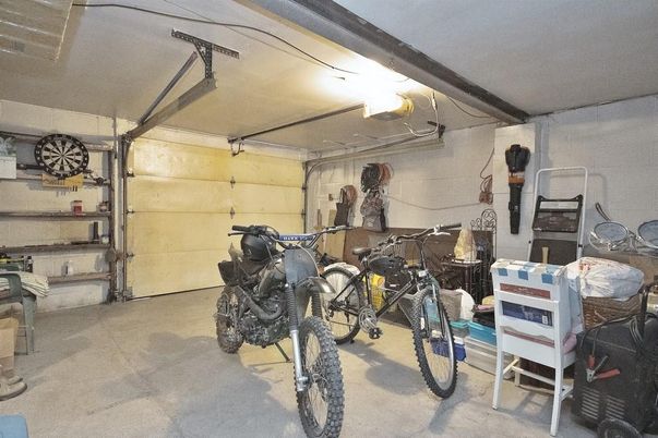 Garage, Interior