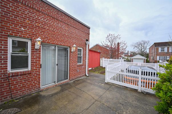 Detached Garage, Exterior