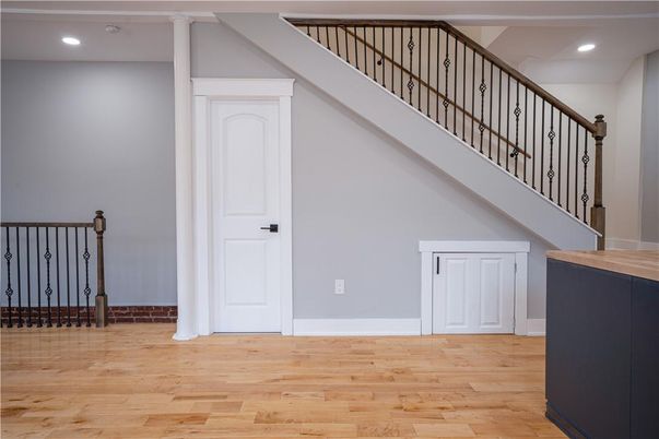 Interior, Recessed Lighting, Wood Texture Flooring