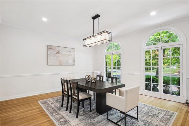 Chandelier, Dining room, Interior, Pendant Lights, Recessed Lighting, Wood Texture Flooring