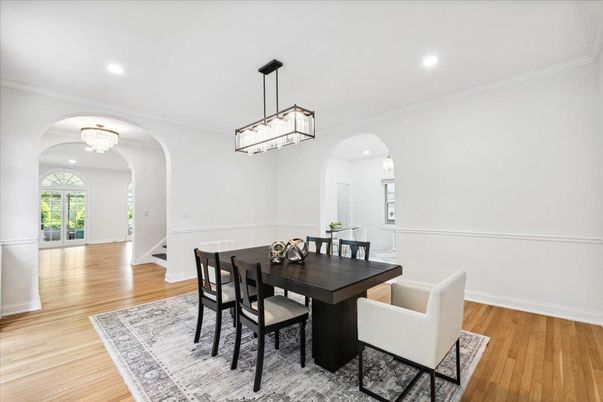 Chandelier, Dining room, Interior, Pendant Lights, Recessed Lighting, Wood Texture Flooring