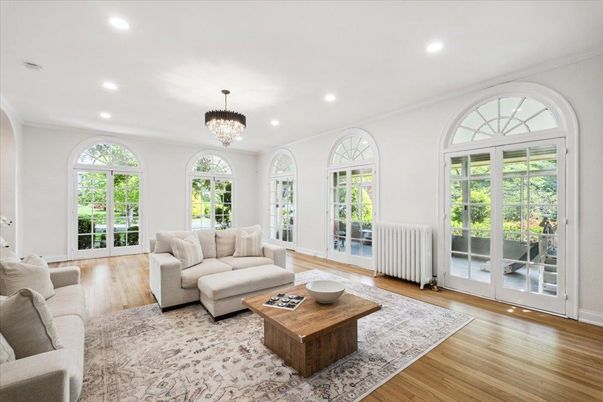 Chandelier, Interior, Living room, Recessed Lighting, Wood Texture Flooring