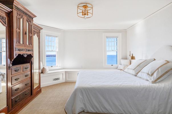 Bedroom, Interior, Water