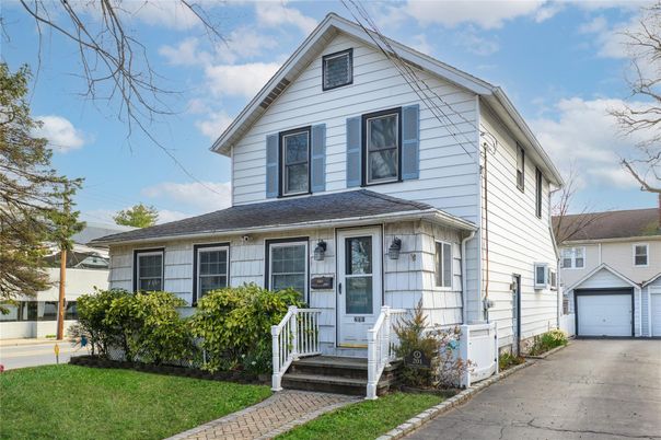 Detached Garage, Exterior, Facade, Queen Anne Victorian