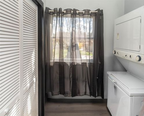 Interior, Utility Closets, Washer, Wood Texture Flooring