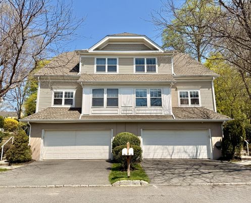 Attached, Exterior, Facade, American Foursquare