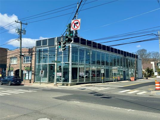 Exterior, Facade, Highrise