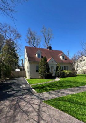 Backyard, Exterior, Facade, Cape Cod