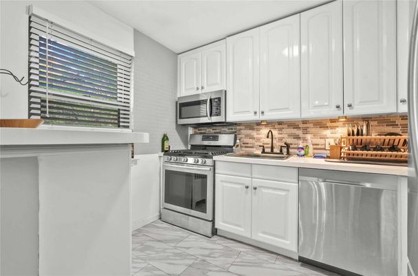 Interior, Kitchen, Marble, Stainless Steel Appliances