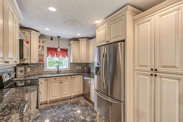 Interior, Kitchen, Pendant Lights, Recessed Lighting, Stainless Steel Appliances