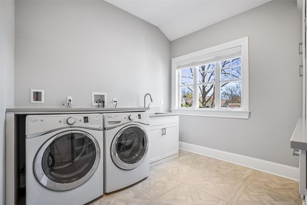 Interior, Washer, Wood Texture Flooring