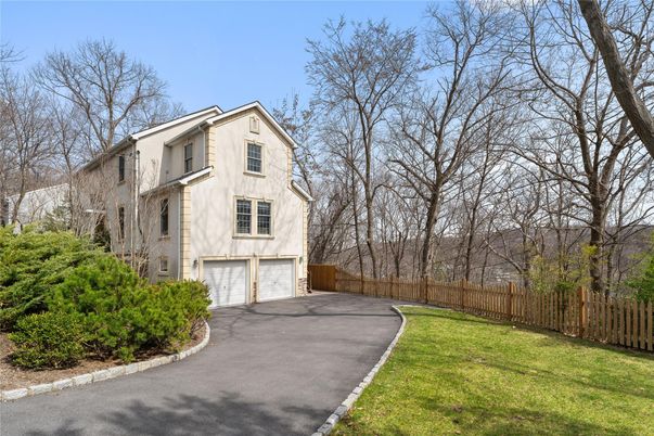Attached, Exterior, Facade, Farmhouse
