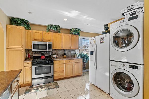 Interior, Kitchen, Recessed Lighting, Washer