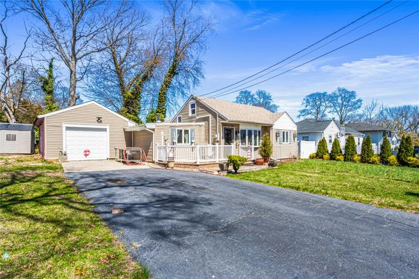 Backyard, Detached Garage, Exterior