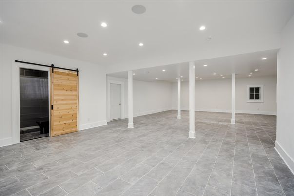 Empty room, Interior, Recessed Lighting, Wooden Walls