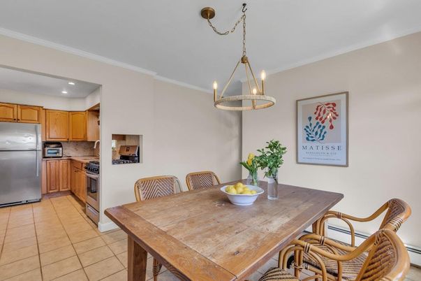 Dining room, Interior, Kitchen, Pendant Lights, Recessed Lighting, Stainless Steel Appliances