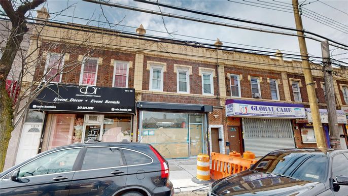 Exterior, Facade, Brick Facade, Rowhouse
