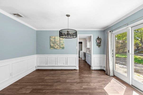 Chandelier, Empty room, Interior, Wood Texture Flooring